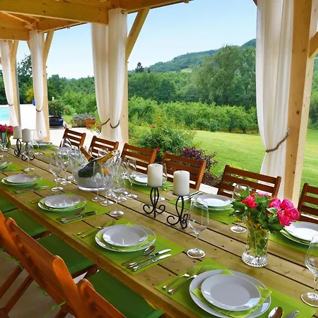 Manoir De Biraud Bas 게스트하우스 *