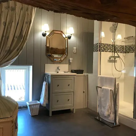 Manoir De Biraud Bas 게스트하우스 카스텔모론쉬르로트